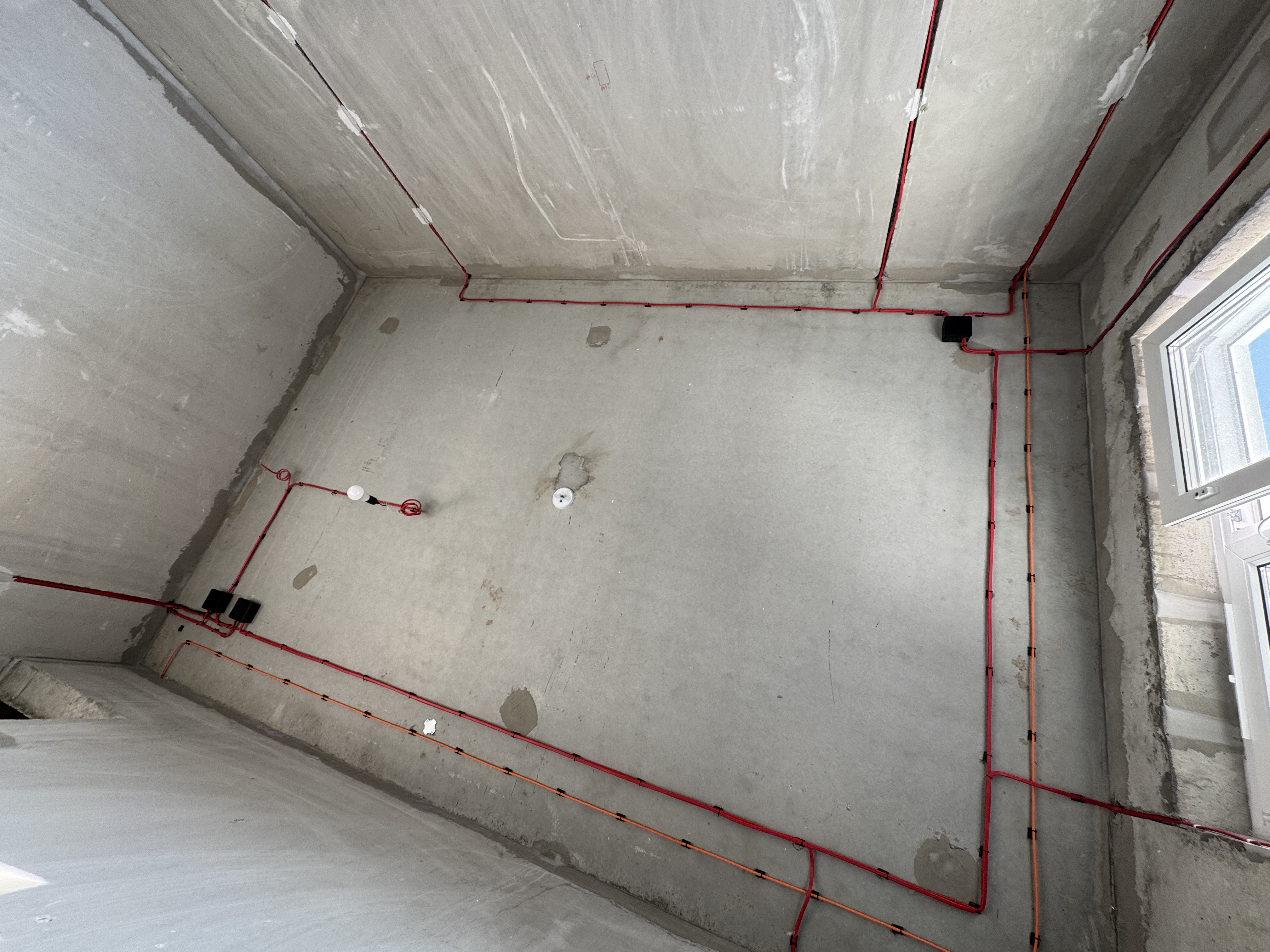 Прокладка силовых и слаботочных трасс